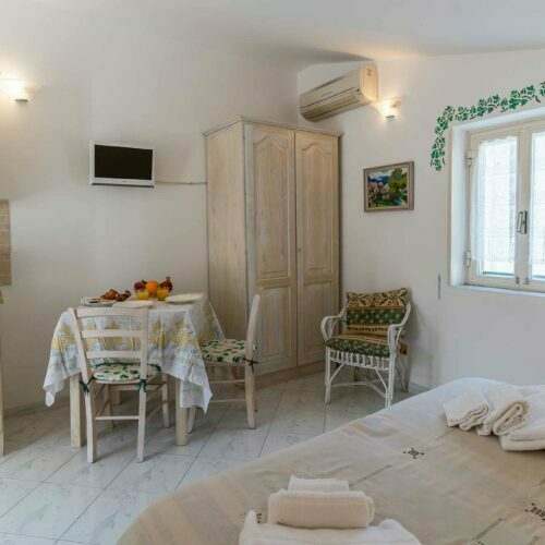 High-quality photos of small B&Bs and rental units in the Amalfi Coast